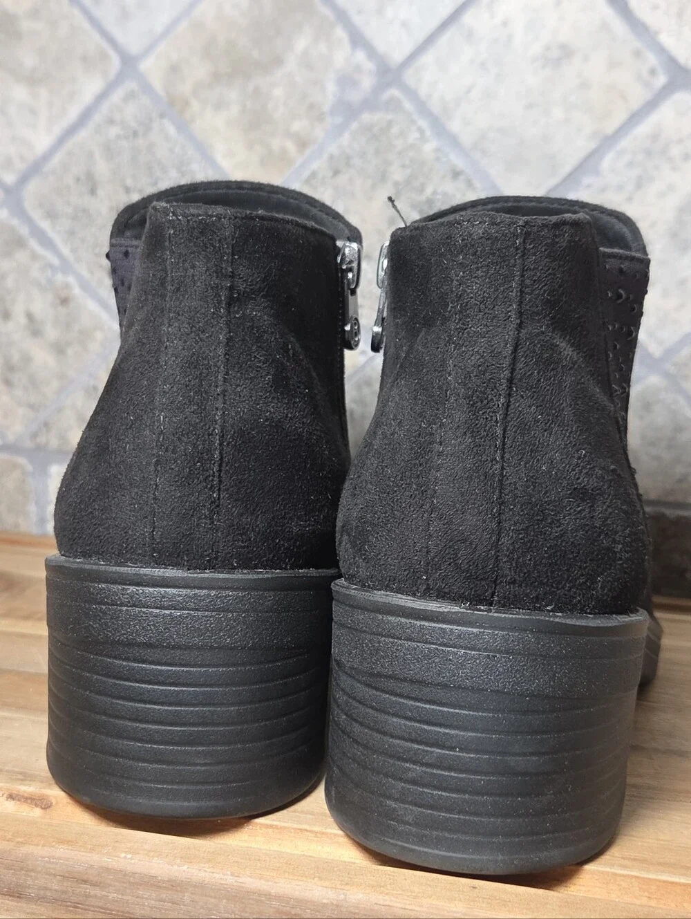 Bzees Outstanding Sparkle Machine Washable Bootie Black 9.5 M